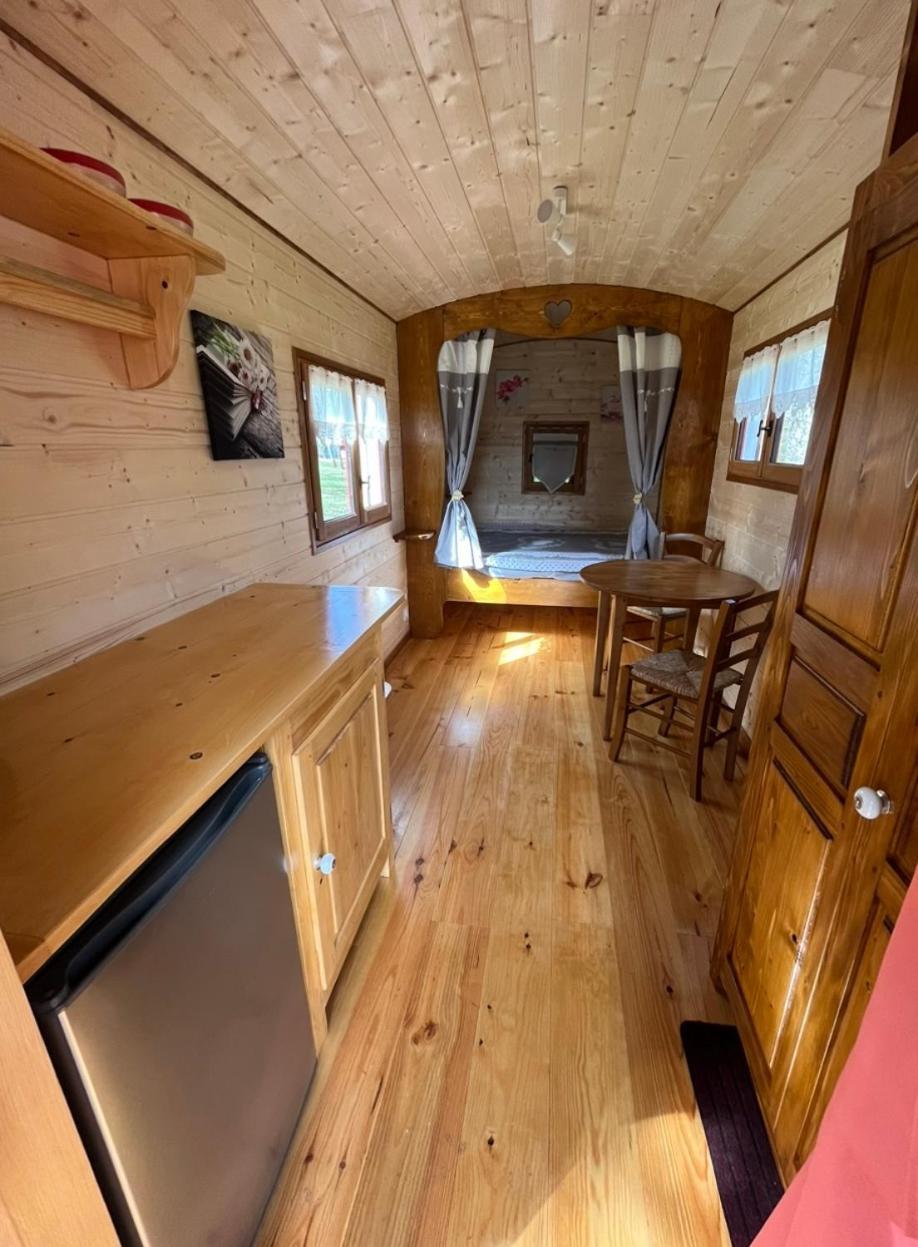 Camping De La Croix D'Arles Bourg  Zewnętrze zdjęcie