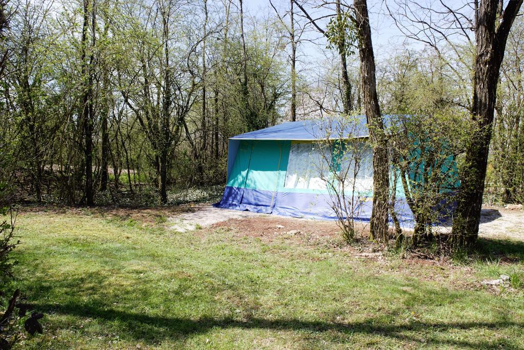 Camping De La Croix D'Arles Bourg  Zewnętrze zdjęcie