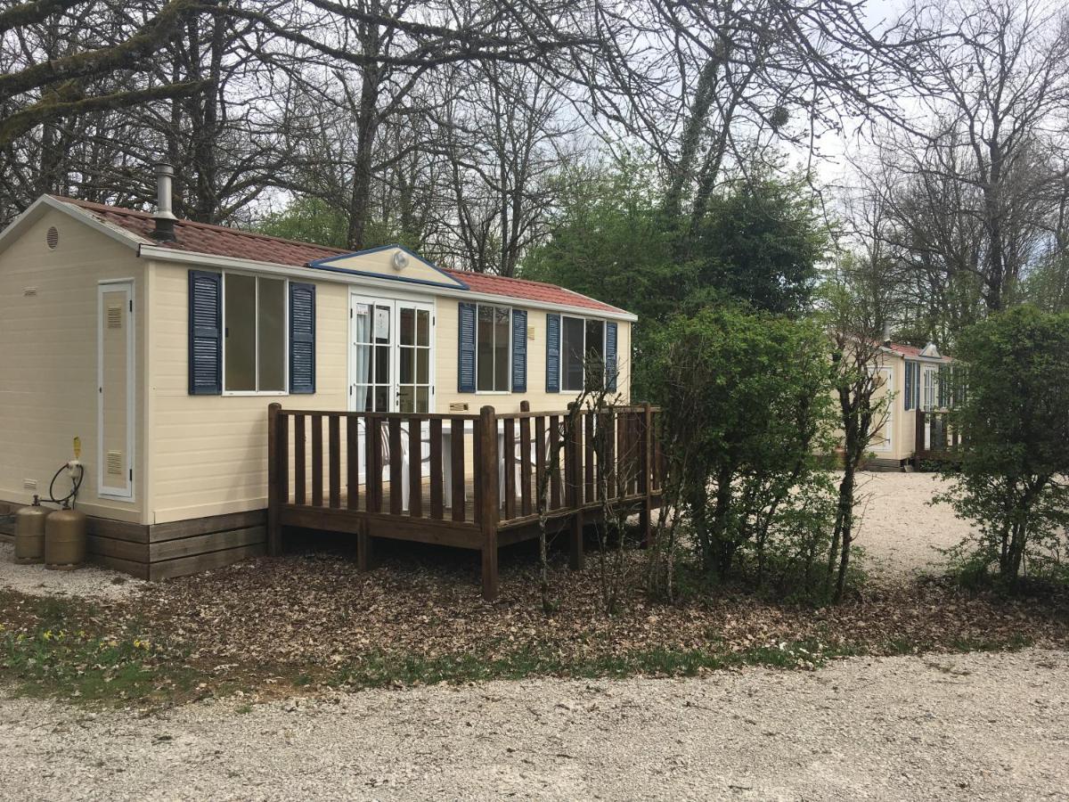 Camping De La Croix D'Arles Bourg  Zewnętrze zdjęcie