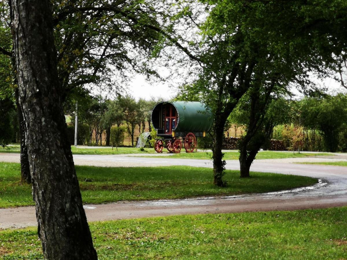 Camping De La Croix D'Arles Bourg  Zewnętrze zdjęcie