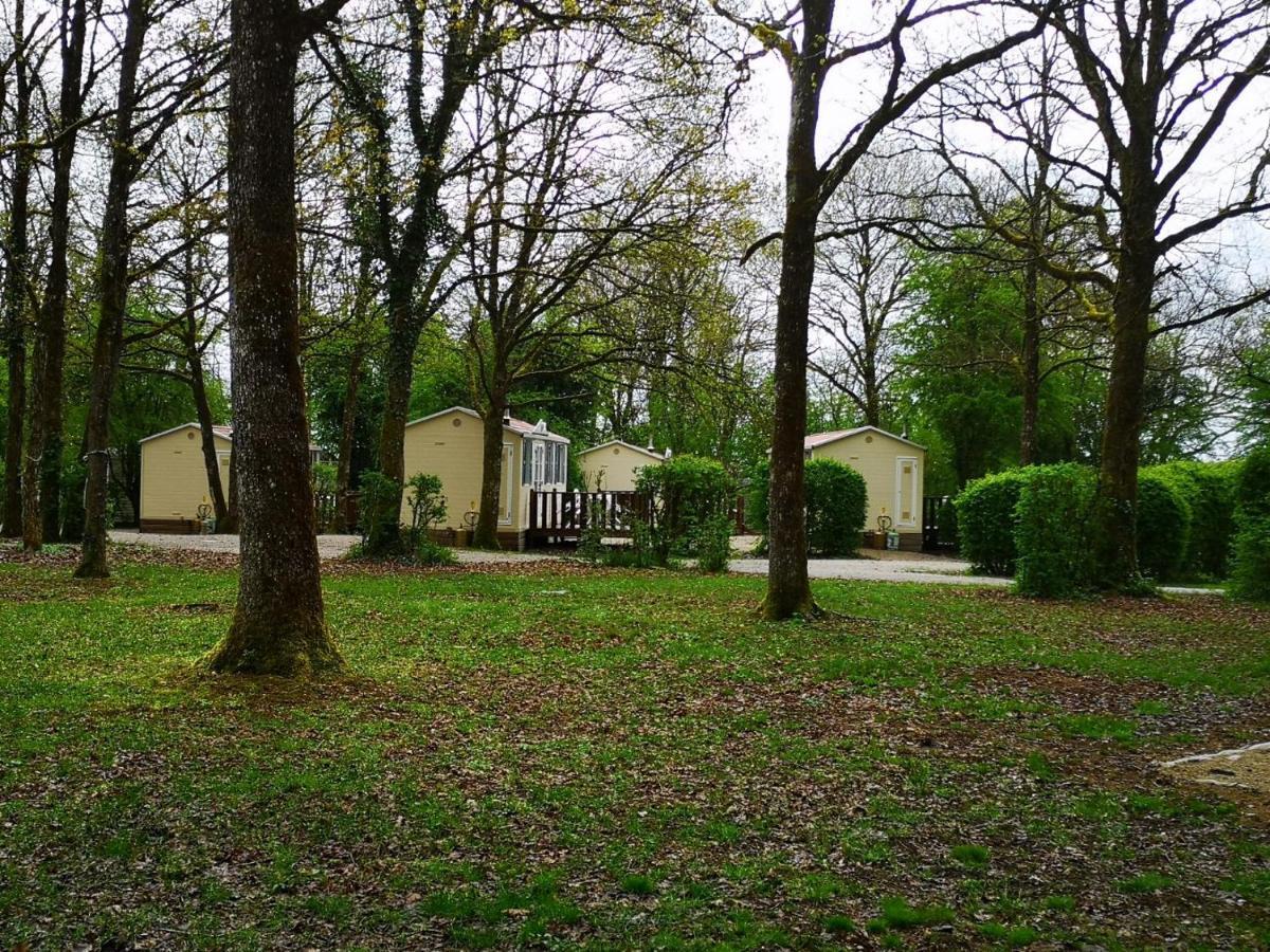 Camping De La Croix D'Arles Bourg  Zewnętrze zdjęcie