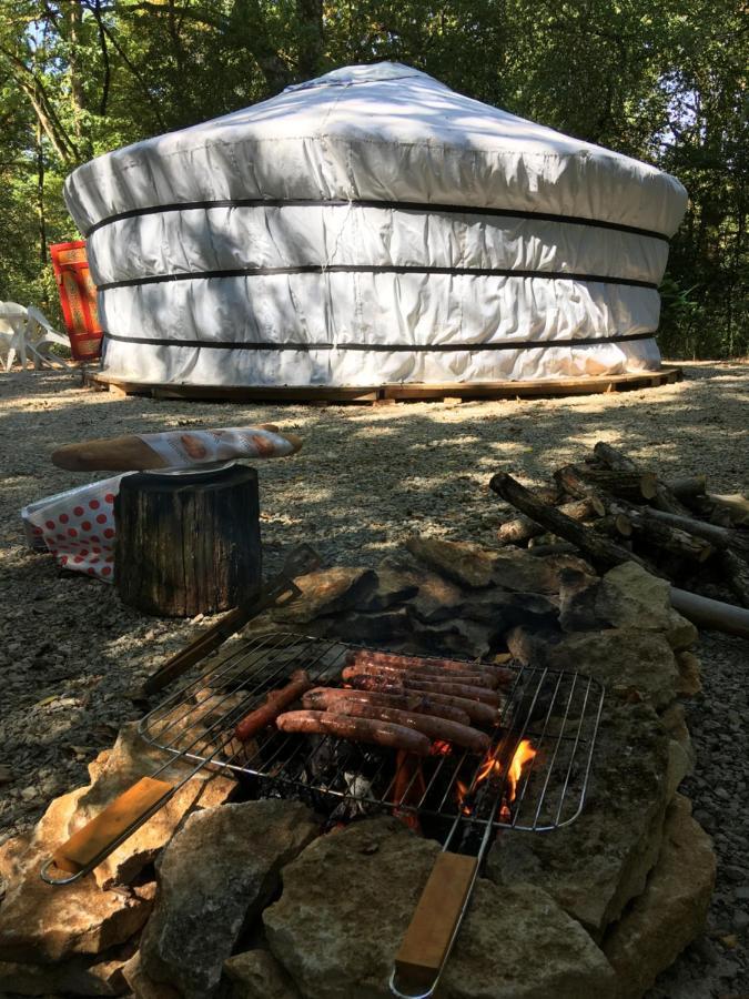 Camping De La Croix D'Arles Bourg  Zewnętrze zdjęcie